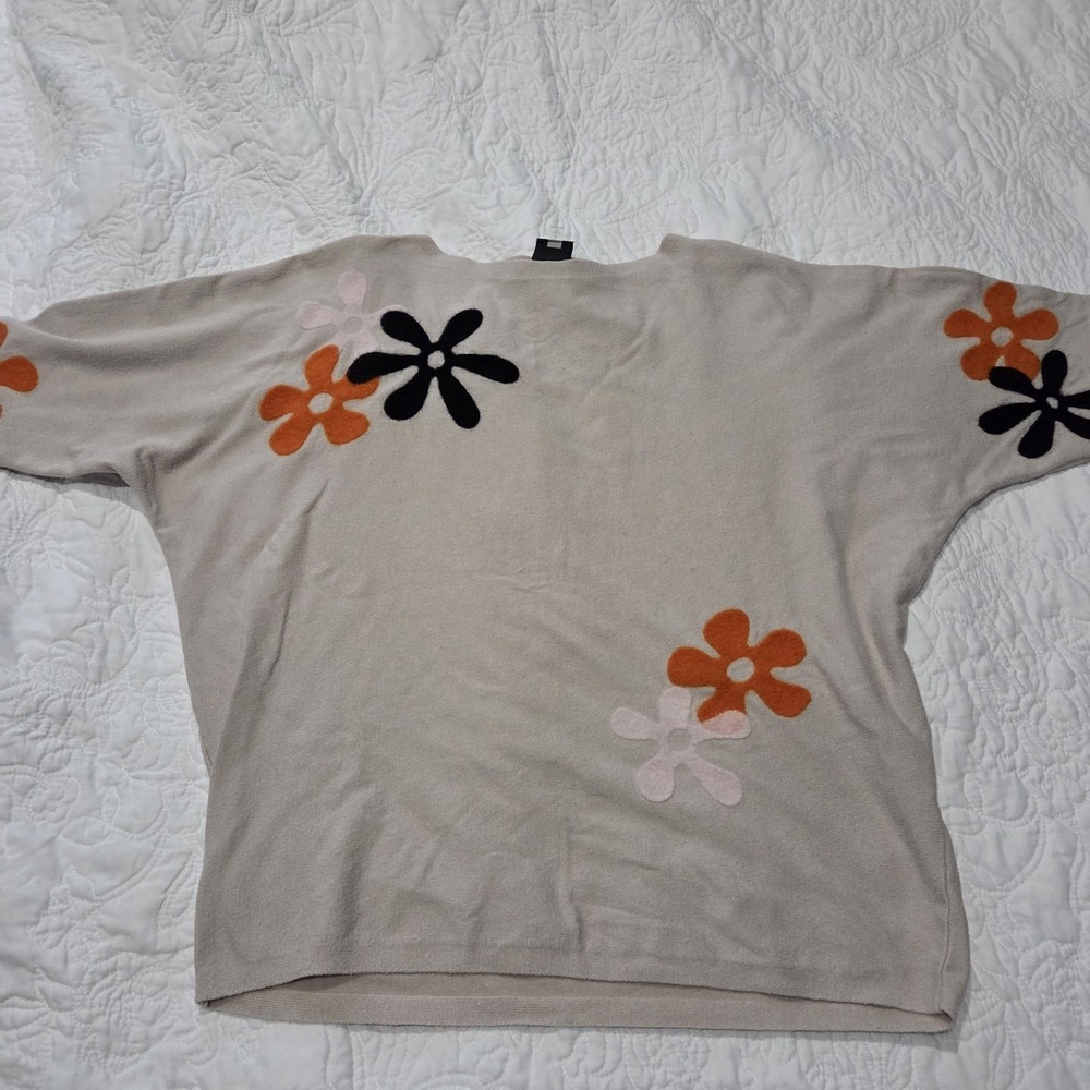 Aaeda Flower‎ Sweater Beige Orange Black Size Large Retro Style